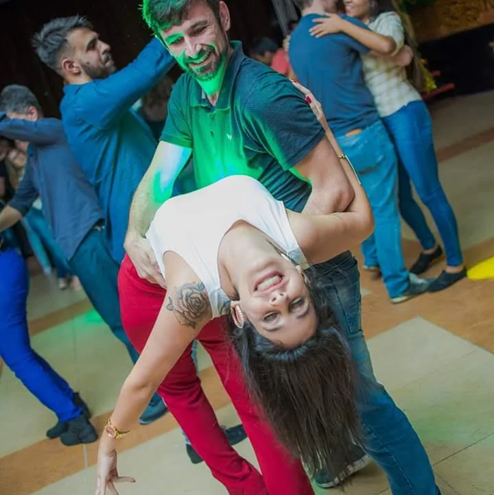 Aula de Sertanejo e Vanera