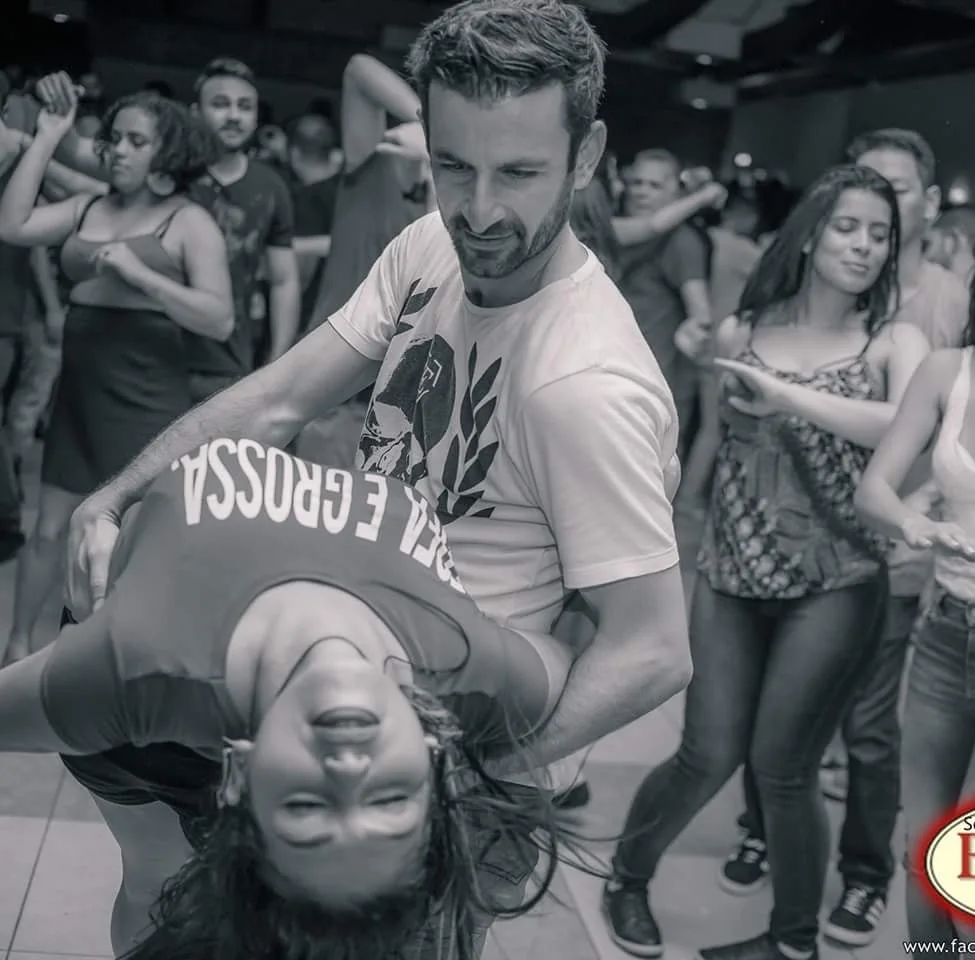 Aula de Sertanejo e Vanera